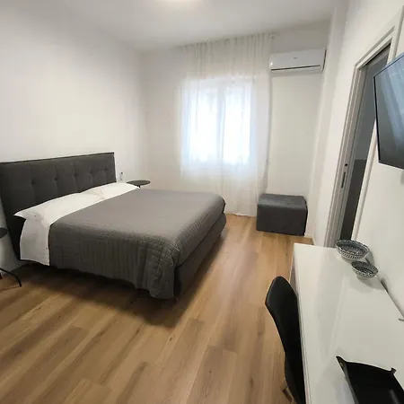 לינה וארוחת בוקר Faber קונברסאנו